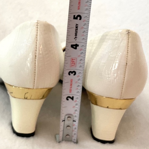 Love J. Renee White “Mary” faux leather Lizard Print  Square Toe pumps  Sz 6.5M - Picture 9 of 16